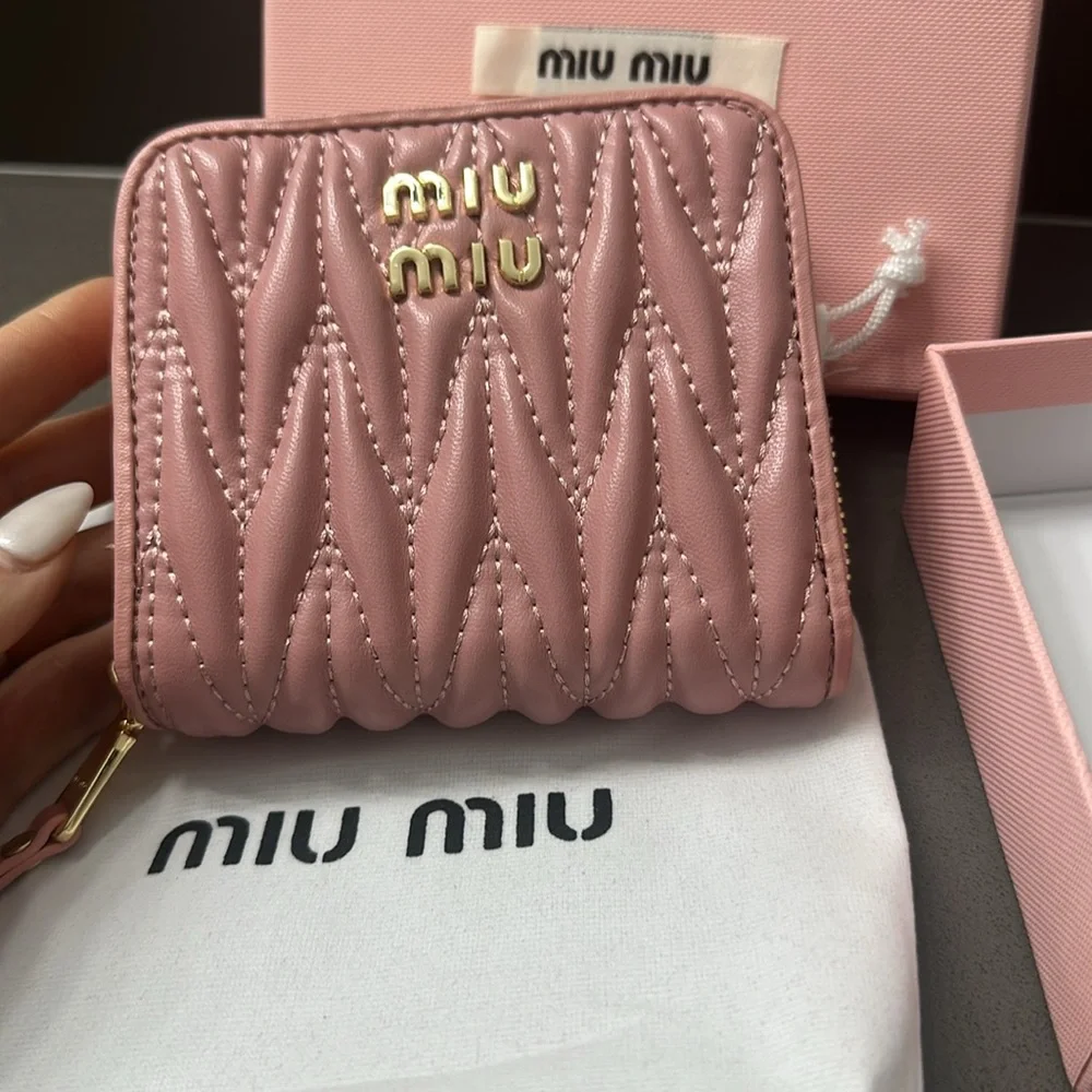 Miu Miu leather zip around wallet Pink 🎀 - Picture 7 of 7